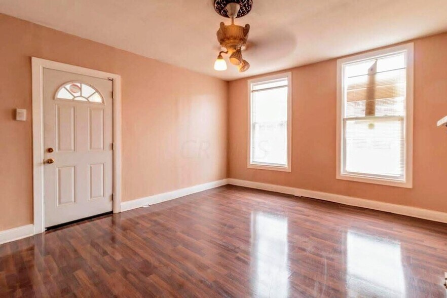 Building Photo - 274 S Skidmore St