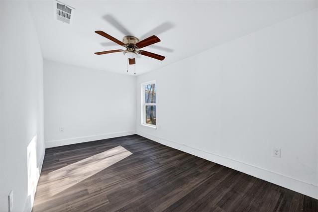 Building Photo - 710 E Lamar St