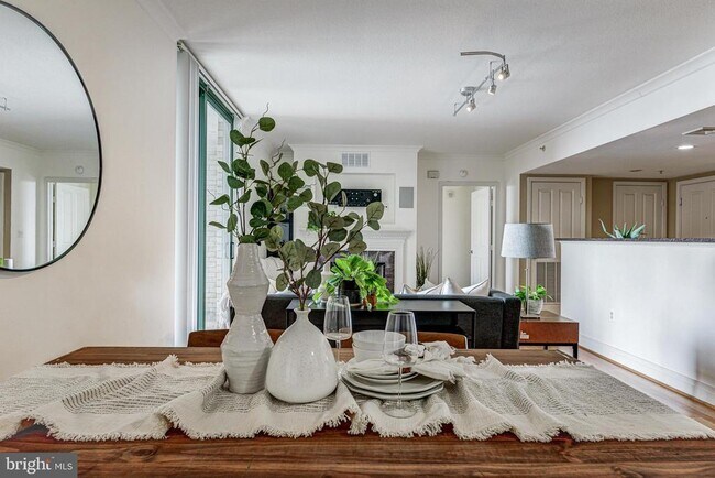 Building Photo - 414 Water St