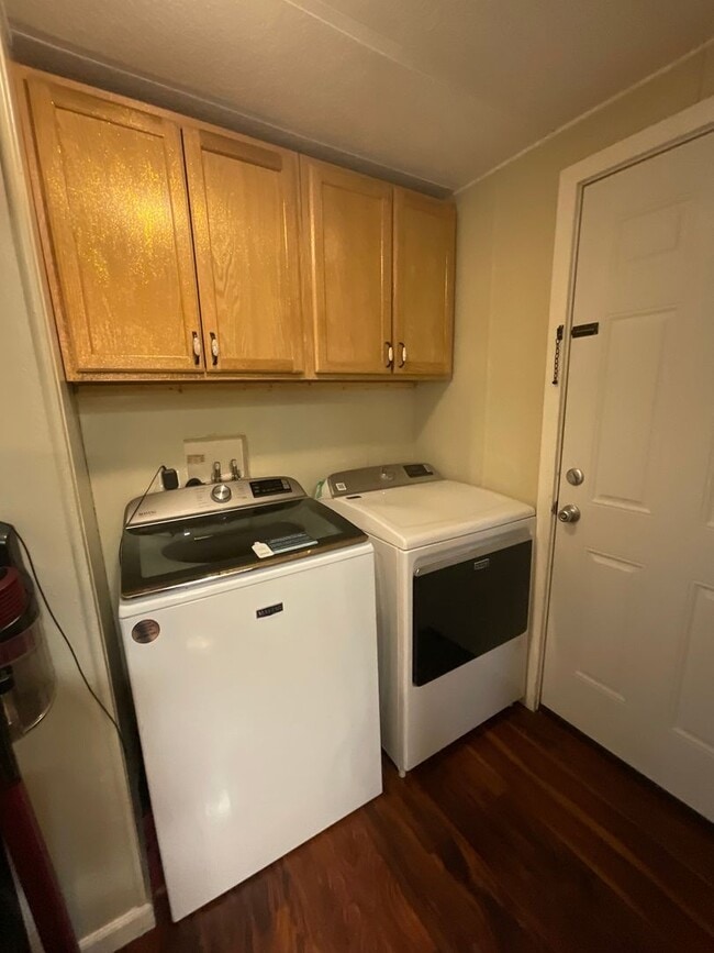 Building Photo - Charming 2 bedroom 2 bath house in Nisqual...