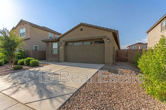 Building Photo - 2222 E Palmdale Ln