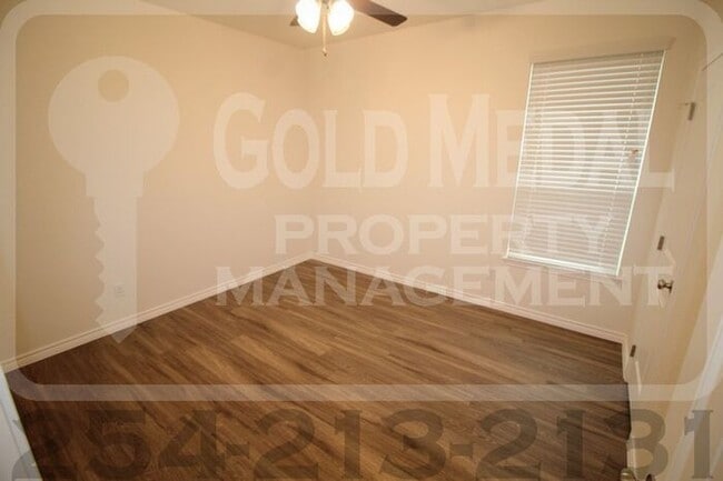 Building Photo - 5105 Red Rose Xing