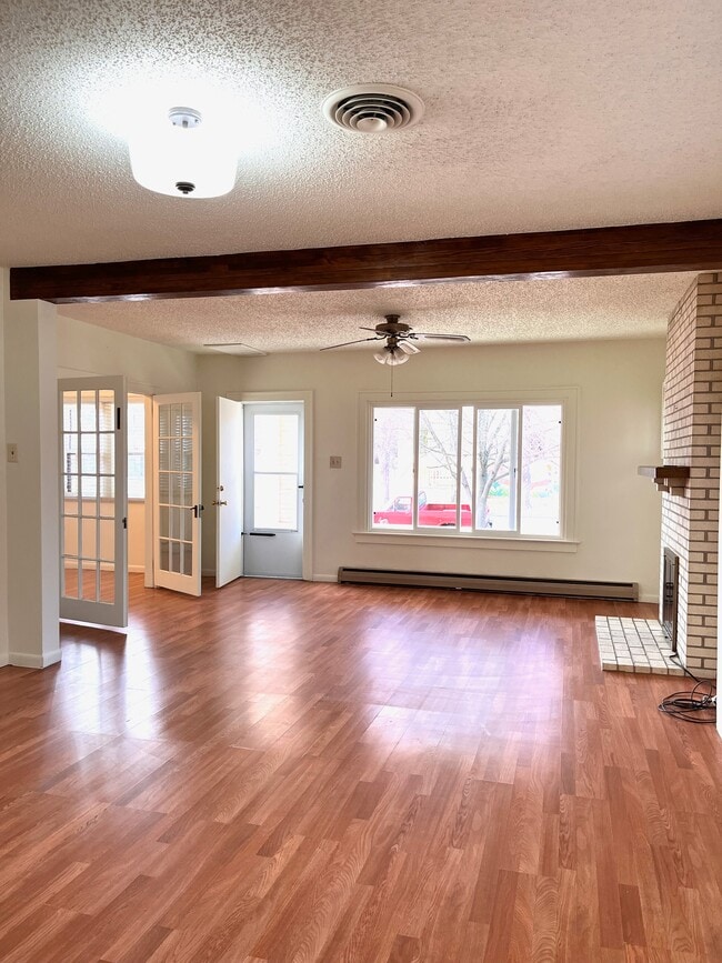 Building Photo - 1322 Lake Ave