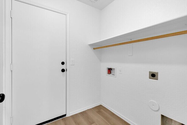 Building Photo - 17161 W Port Royale Ln