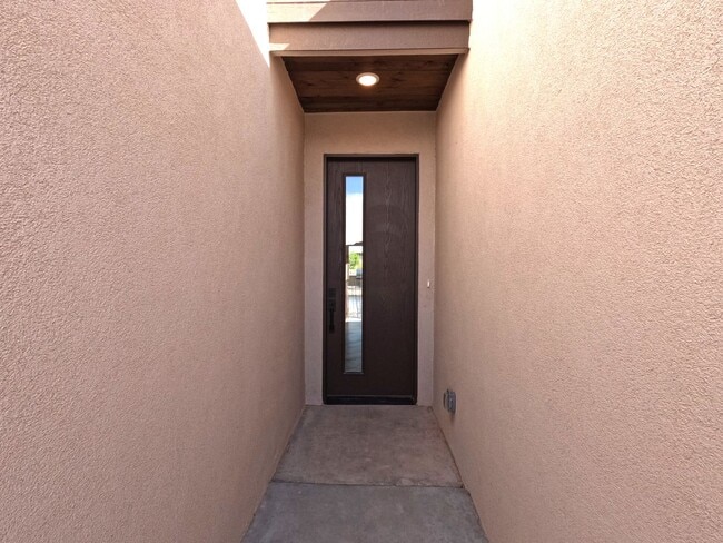 Building Photo - 3729 Santa Clarita Ave