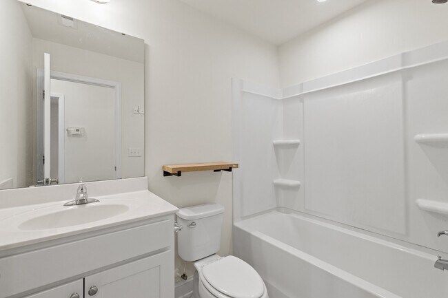 Building Photo - 404 Avery Glenn Way