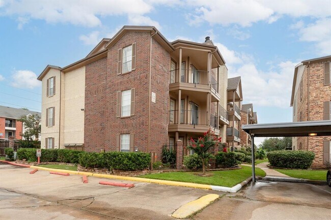 Primary Photo - 2121 Hepburn St