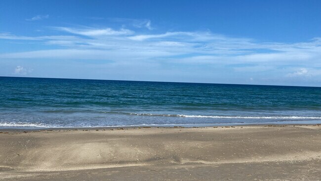 Building Photo - 1456 NE Ocean Blvd