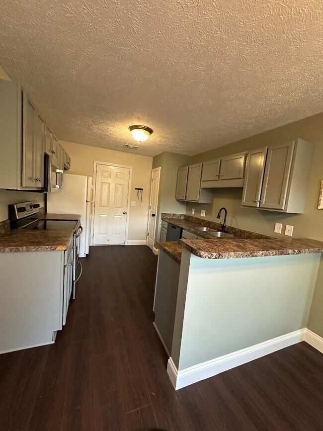 Building Photo - 1171 Catawba Way