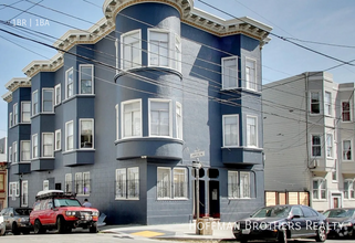 Building Photo - 840 Greenwich St. San Francisco, CA 94133