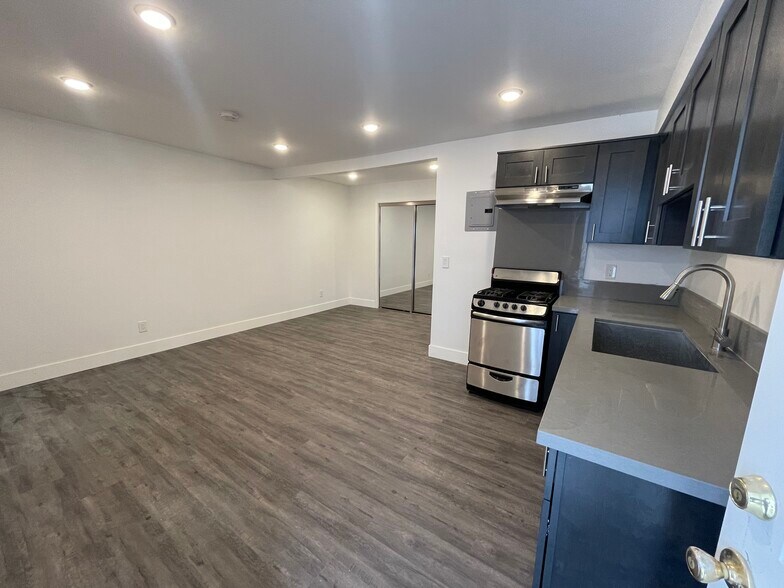 Studio - 210 W 57th St