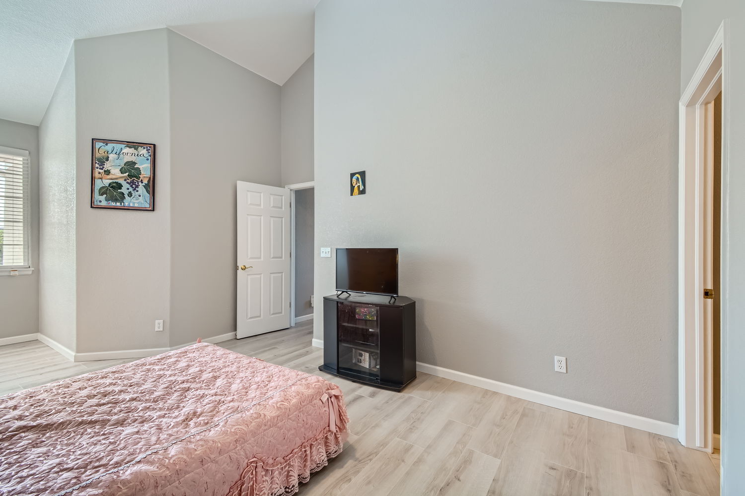 Building Photo - 22580 E Ontario Dr