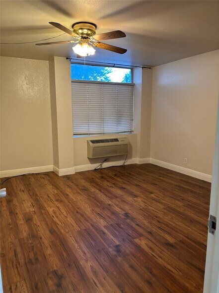 Building Photo - 7520 Hornwood Dr