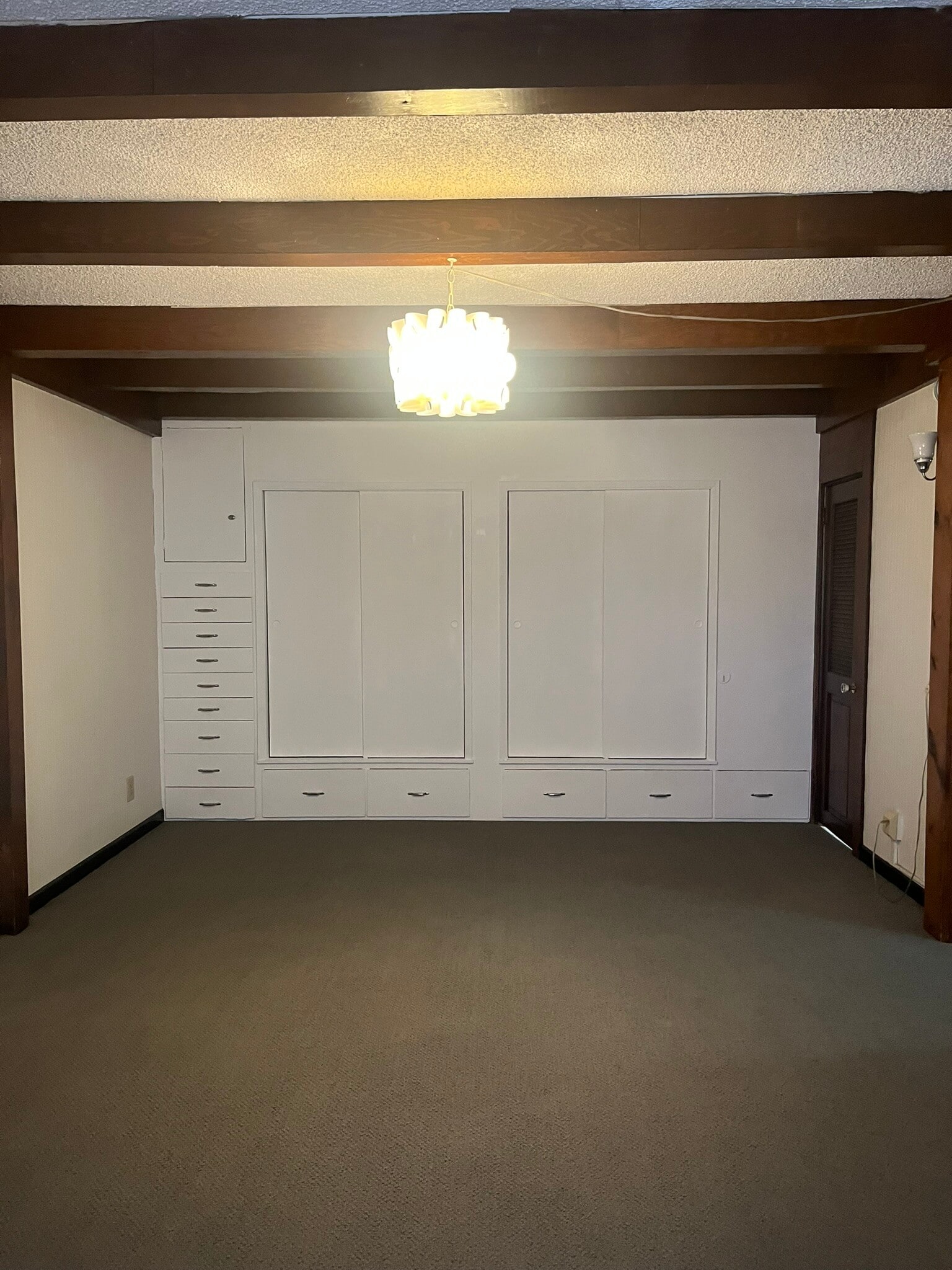 Large Bedroom - 1132 N Heliotrope Dr