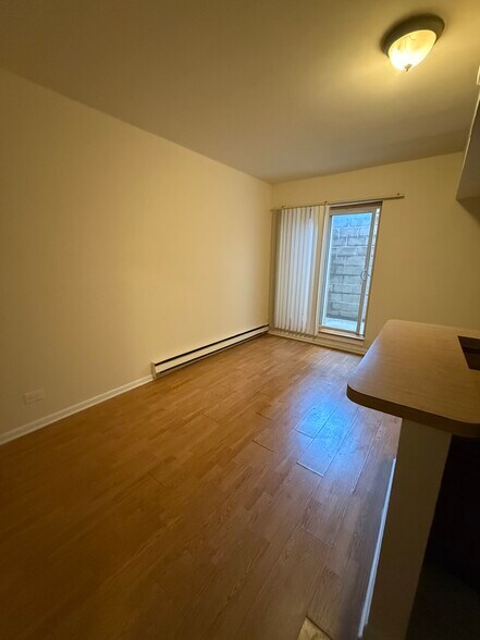 Building Photo - 150 N Dearborn St