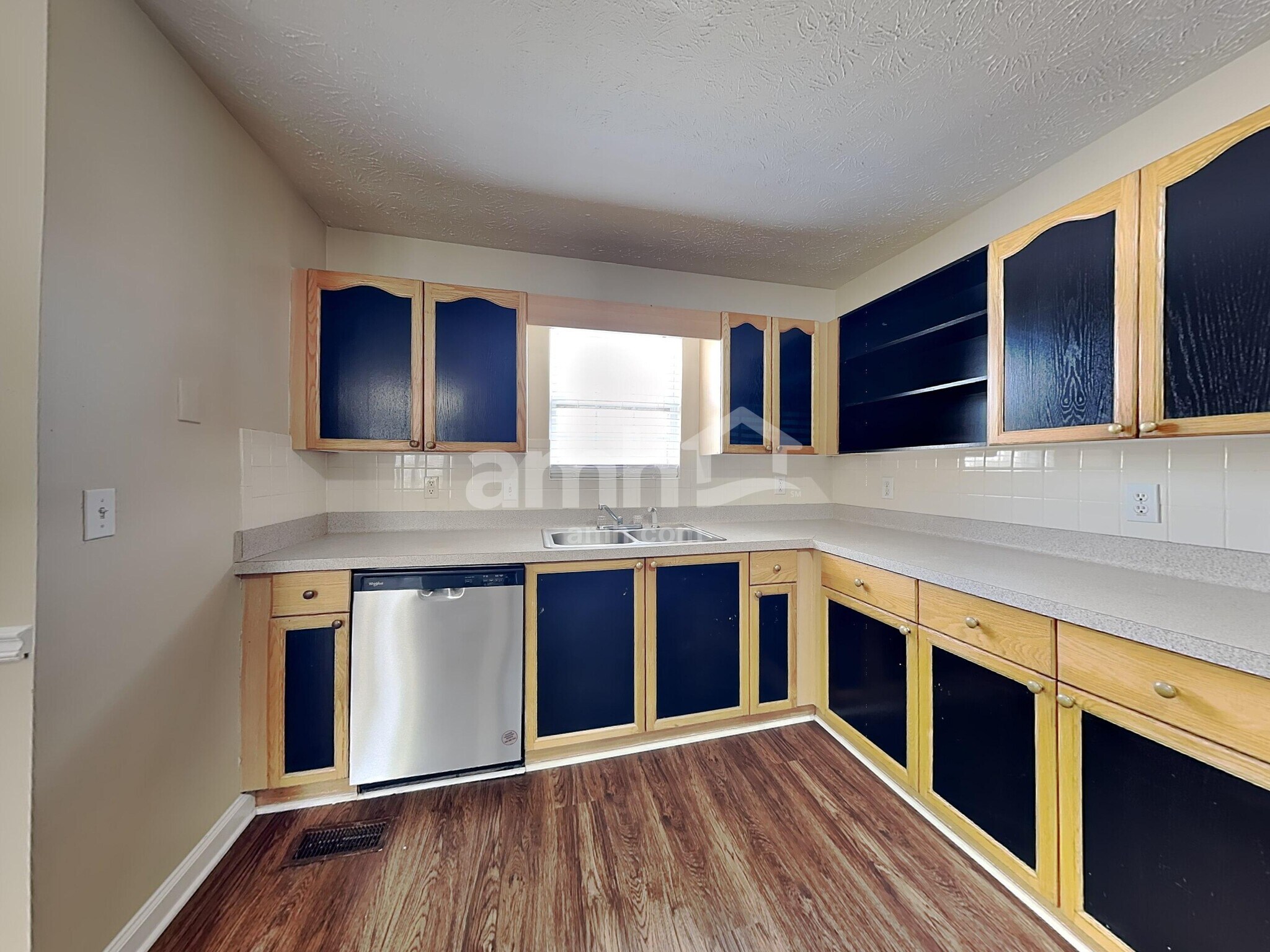 Building Photo - 227 Starlyn Dr