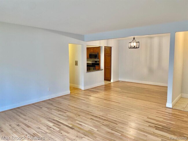 Building Photo - 1115 N Old Woodward Ave