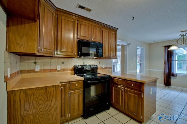 Building Photo - 131 Clubhouse Ln