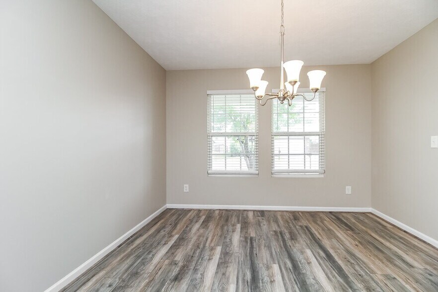 Building Photo - 813 Creek Oak Dr