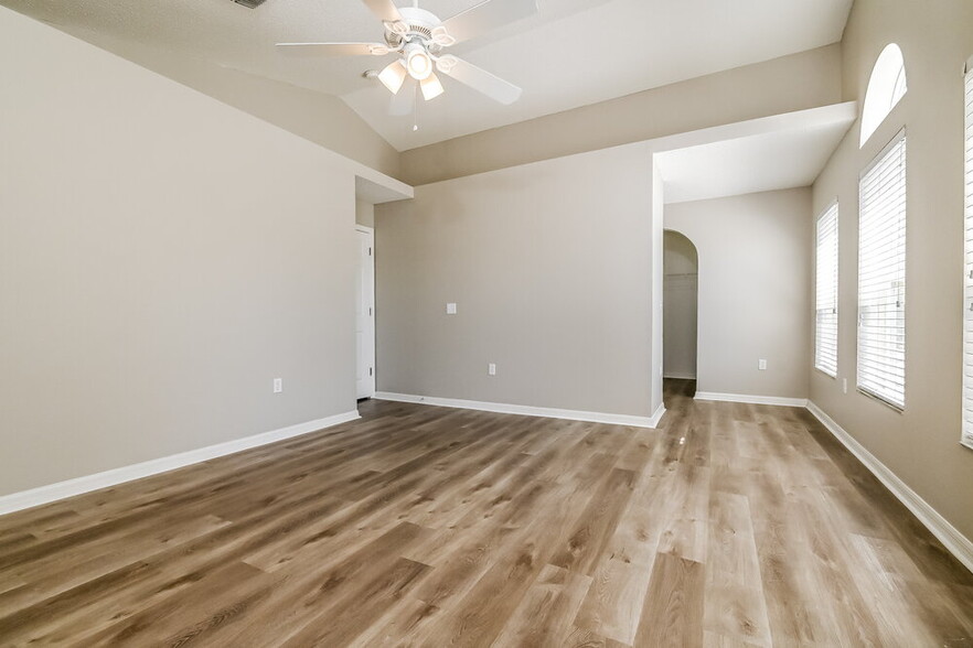 Building Photo - 10415 Opus Dr