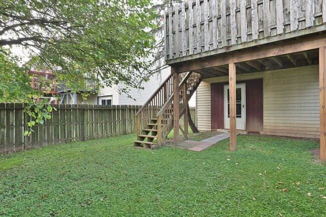 Building Photo - Townhouse in Highspire