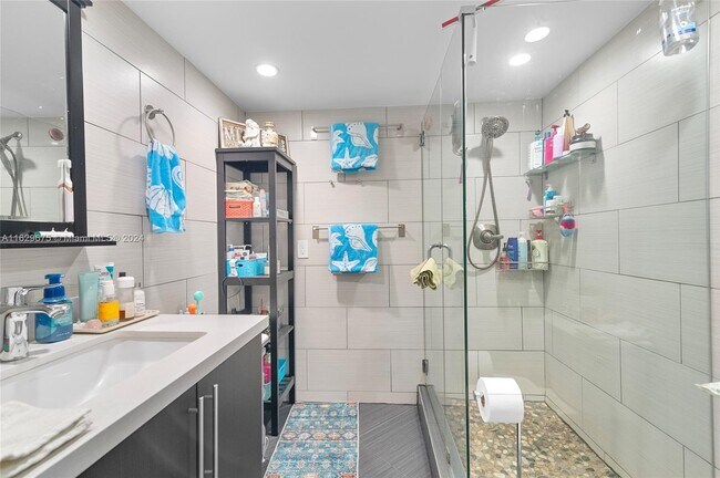 Building Photo - 751 NW 99th Cir