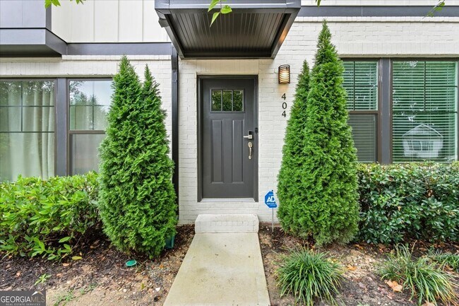 Building Photo - 2030 Main St NW