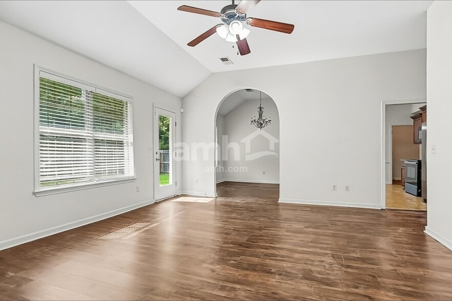 Building Photo - 1679 Farkleberry Dr