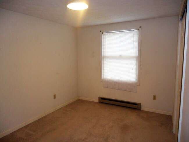 Building Photo - 212 E Fairfax St