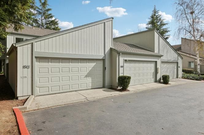 Building Photo - 1512 Huddersfield Ct