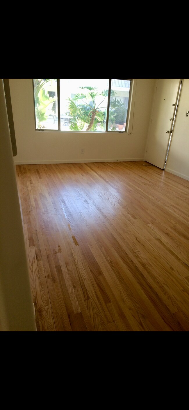 Building Photo - 6701 Whitsett Ave