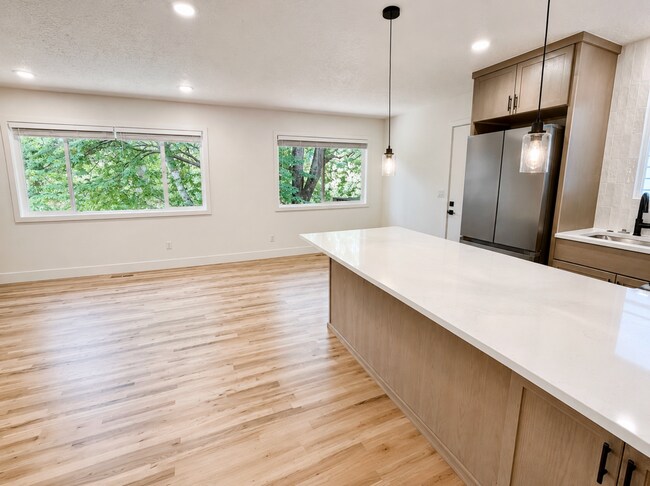 Building Photo - 7407 SW 36th Ave