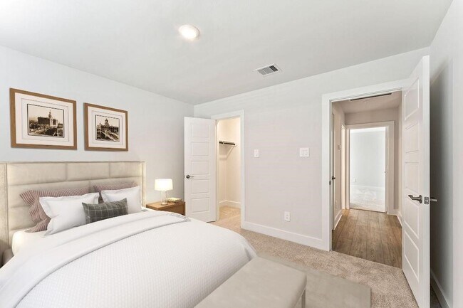Building Photo - 9903 Silverling Ct