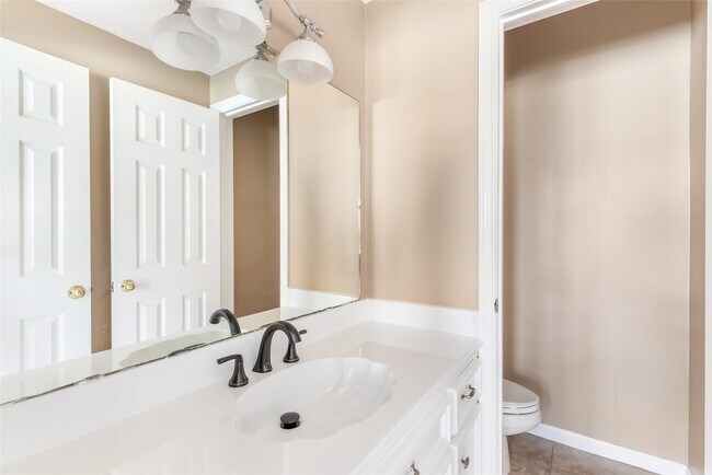Building Photo - 16222 Rutley Cir