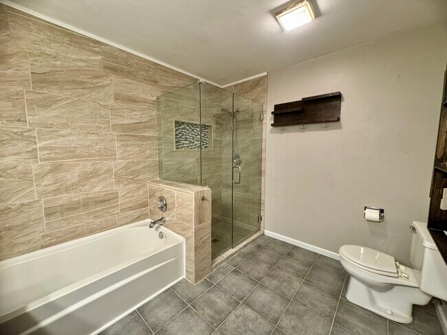 Building Photo - 200 Chesterfield Ct