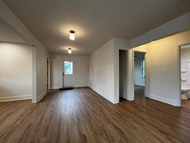 Building Photo - 3404 White Horse Rd