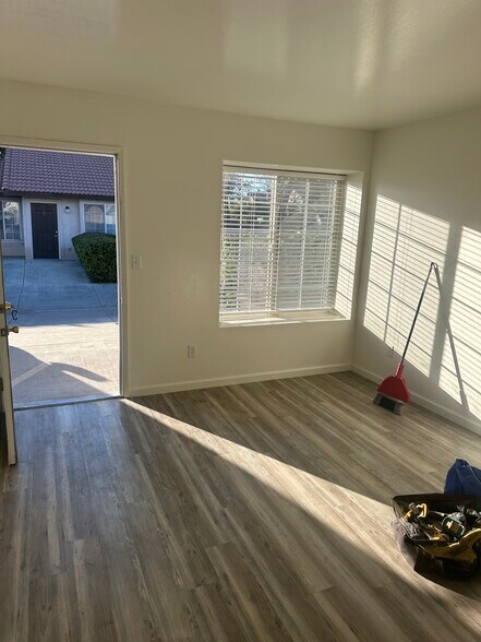 Living room - 8325 White Squall Ln