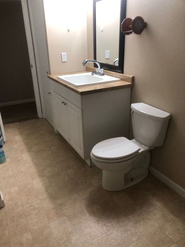 Building Photo - Nice Home with Finished Basement in South Loveland