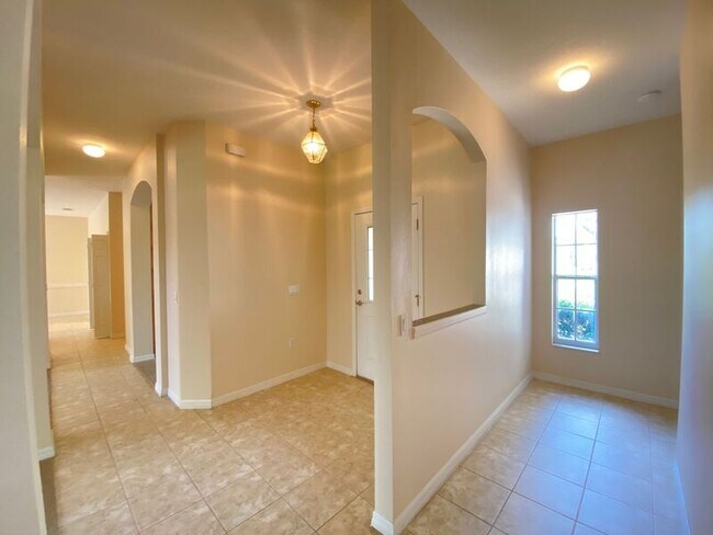 Building Photo - 202 Nova Ave