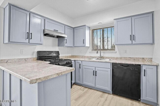 Building Photo - 1821 Ed White Way