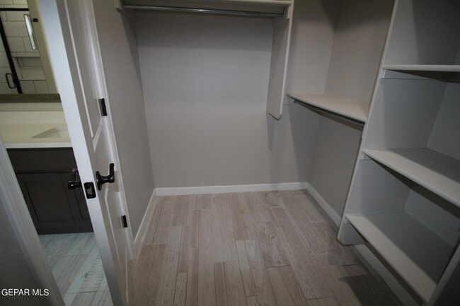 Building Photo - 509 Cedarwood Ave