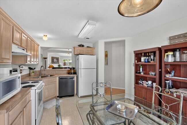 Building Photo - 16211 Whitesage Ct