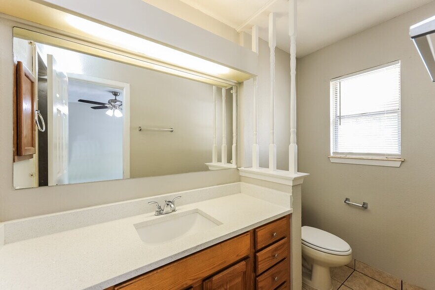 Building Photo - 4301 Shiloh Dr