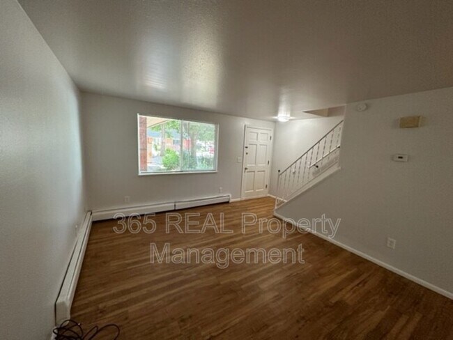 Building Photo - 1476 E 16th St