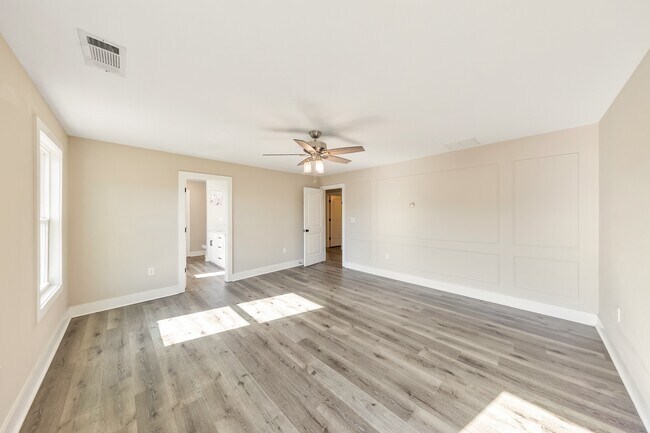 Building Photo - 336 Nobleman Way