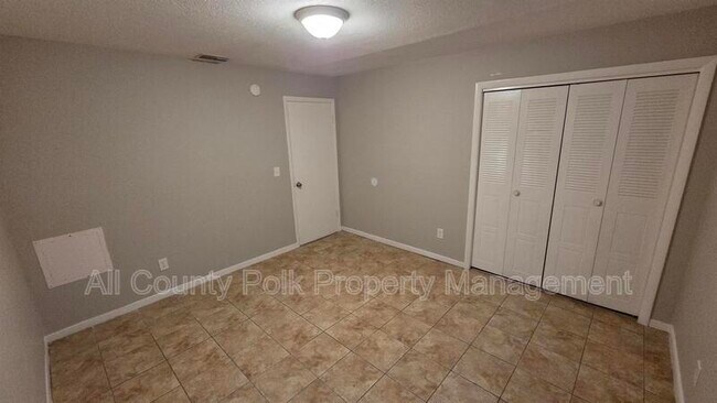 Building Photo - 789 Zella Ln