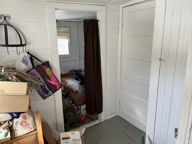 Building Photo - 3332 Grand Ave S