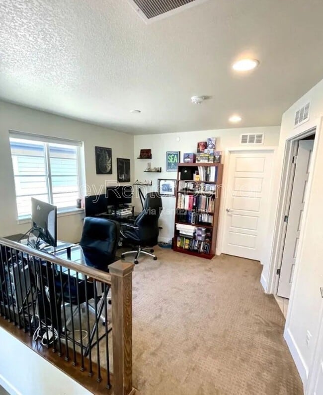 Building Photo - 8991 Yates Dr