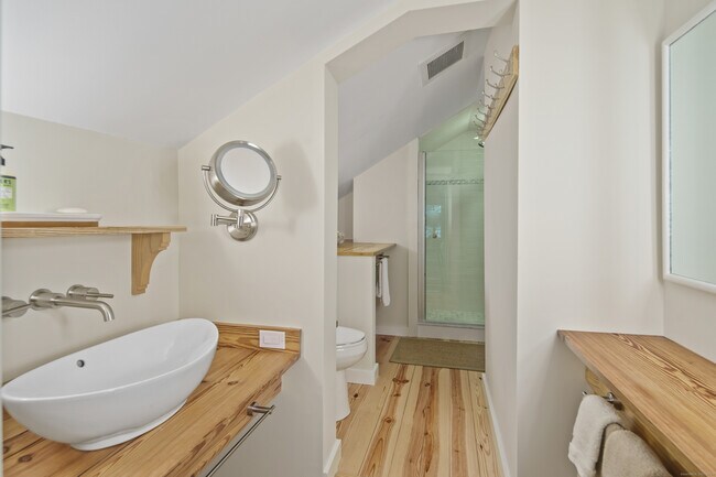 Building Photo - 58 Kent Rd