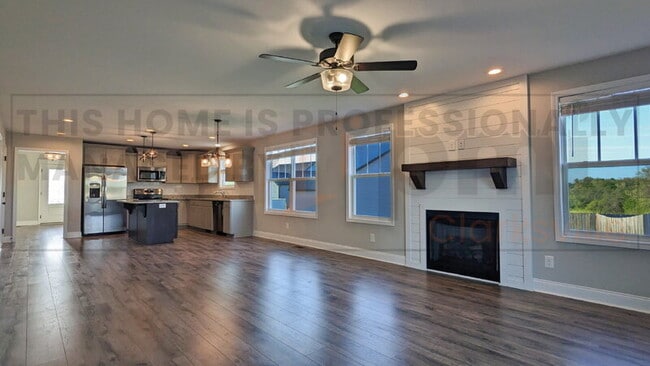 Building Photo - 890 Wild Elm Ct